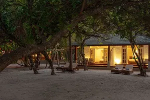 Adaaran Select Meedhupparu Maldives 4*