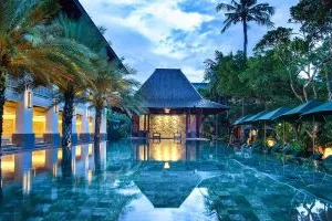 Puri Santrian Resort & Spa 4*