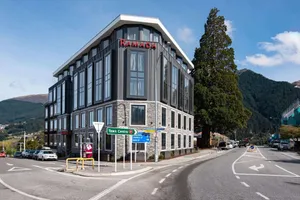 Ramada by Wyndham Queenstown Central 4*