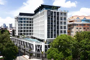 TRIBE Phnom Penh Post Office Square 4*
