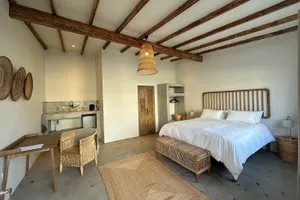 Charlie's Guesthouse 4*