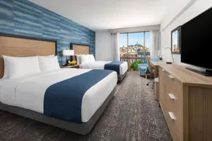 Hotel Caza Fishermans Wharf 4*