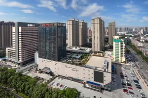 Ramada by Wyndham Luoyang Downtown Hotel 4*