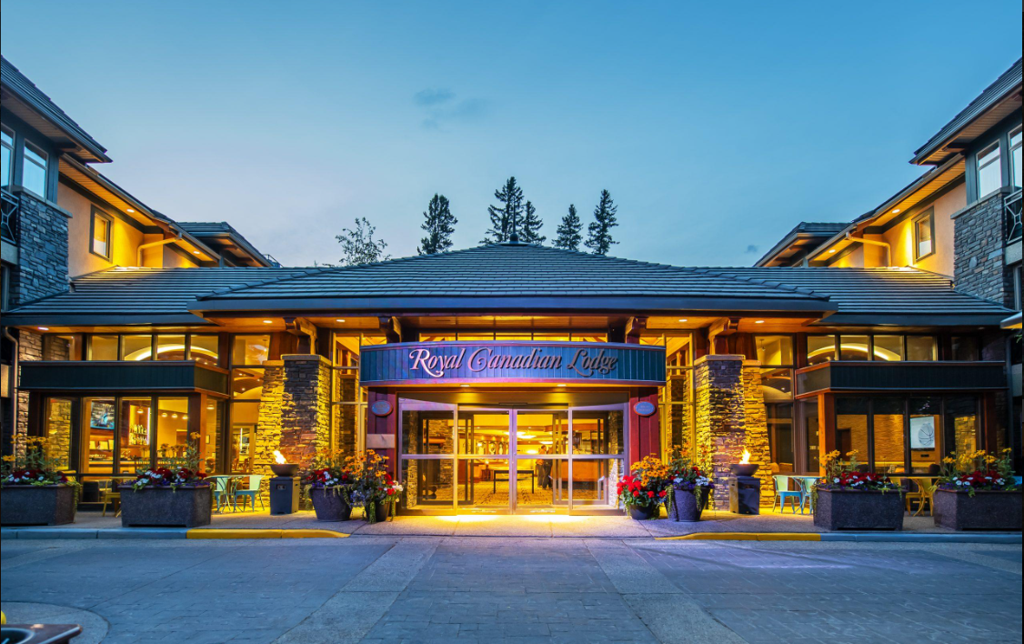 Royal Canadian Lodge 4*