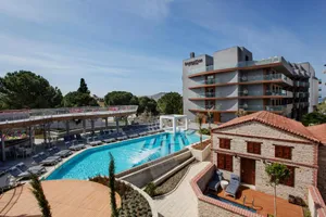 DoubleTree by Hilton Kusadasi 4*