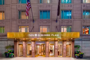 Omni Berkshire Place 4*