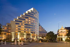 Sofitel Xian On Renmin Square 5*