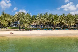 L'Azure Resort and Spa 4*