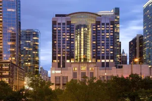 Embassy Suites by Hilton Chicago Downtown Magnificent Mile 4*