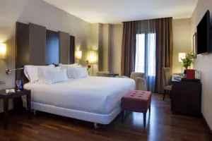 NH Granada Victoria 4*