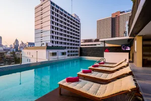 Glow Sukhumvit 5 Hotel 4*