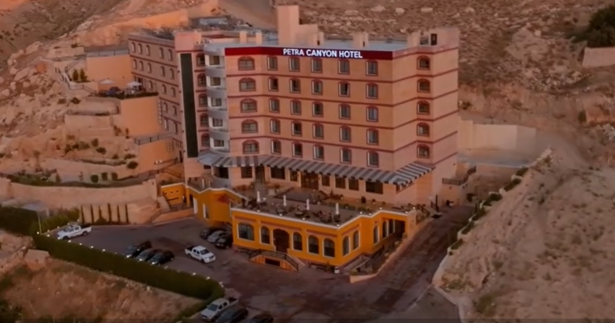 Petra Canyon Hotel 4*