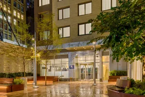 DoubleTree by Hilton New York Times Square South 4*