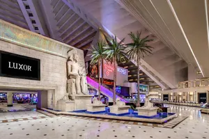 Luxor Hotel & Casino 3* Superior