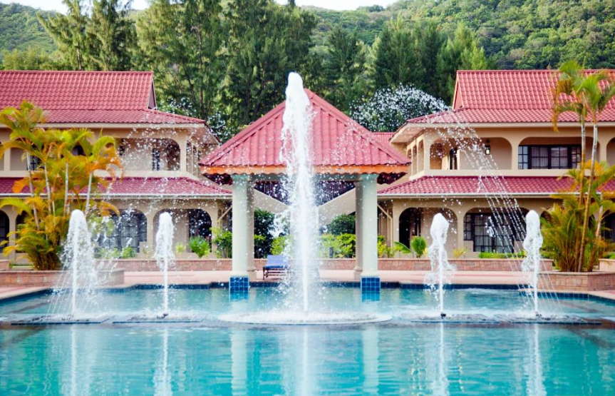 Oasis Hotel Restaurant & Spa 3*