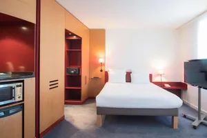Novotel Suites Reims Centre 4*