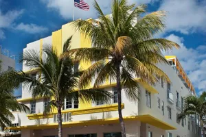 Leslie Hotel Ocean Drive 4*