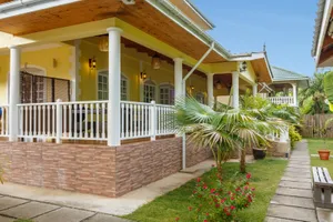 Captain's Villa 3*