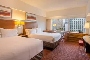 Holiday Inn Express Golden Gateway 4*