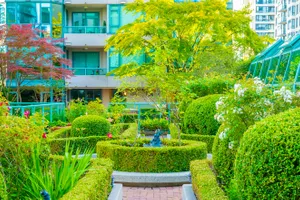 Rosedale on Robson Suite Hotel 3*