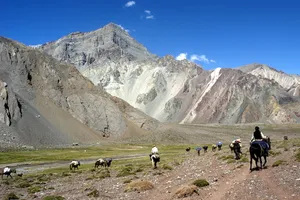 Argentina & Chile - Cities, Wines & Lakes