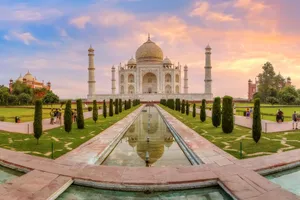 Discover Central India: Temples, Tigers & Taj Mahal